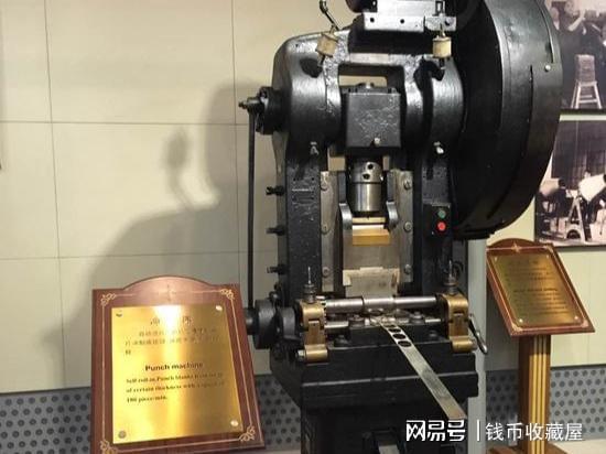 從三明造幣廠轉(zhuǎn)型看工藝品行業(yè) 高仿銀元與紙?jiān)獙毐澈蟮氖袌鲞壿?></a></div>
<div   id=